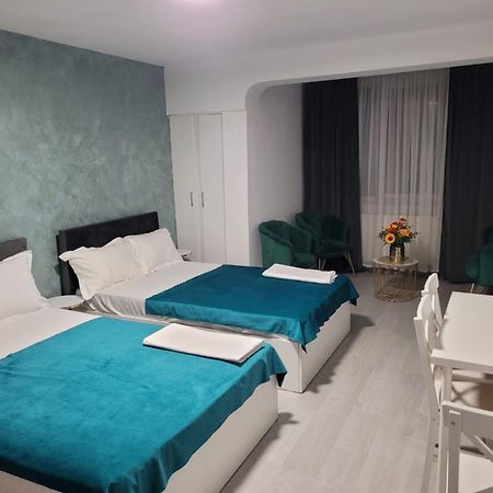 Zenlux Hotel Iasi Exterior foto